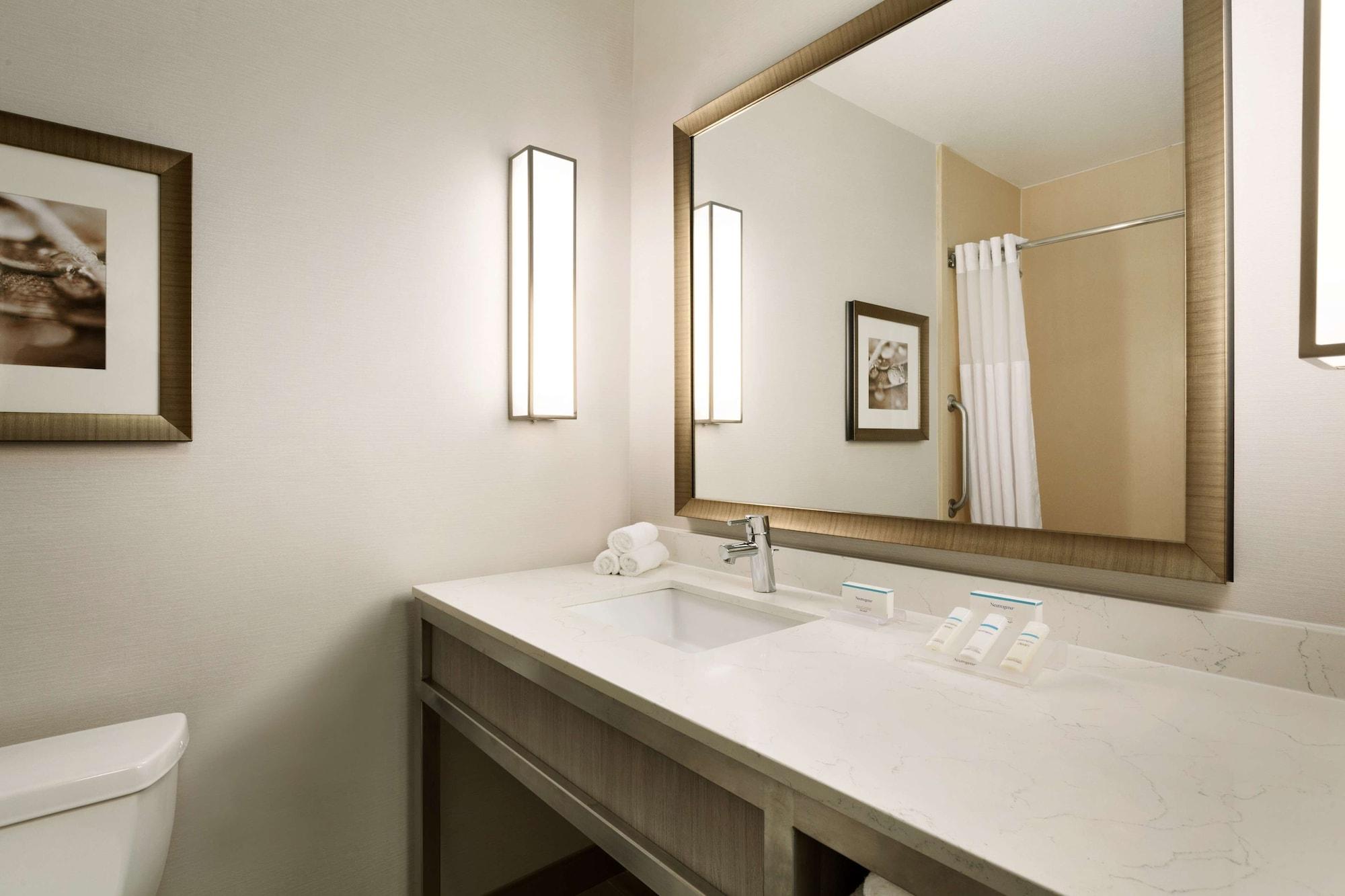 Hilton Garden Inn Roseville Luaran gambar